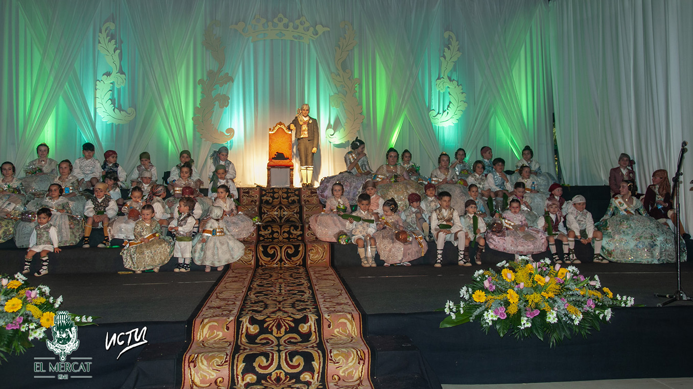 Presentació de Mario López Vila i estrena del nou estendard infantil